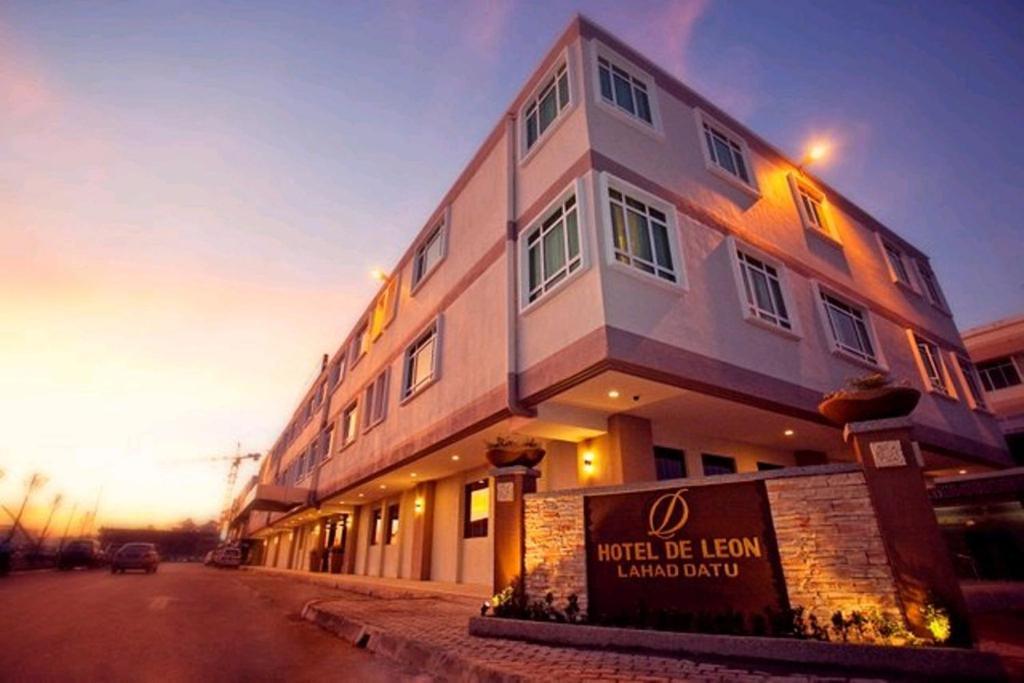 Hotel De Leon II Лахад-Дату Экстерьер фото